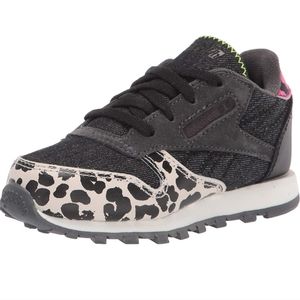 Wonder Woman Cheetah Reebok (youth 6 / woman's 7.5